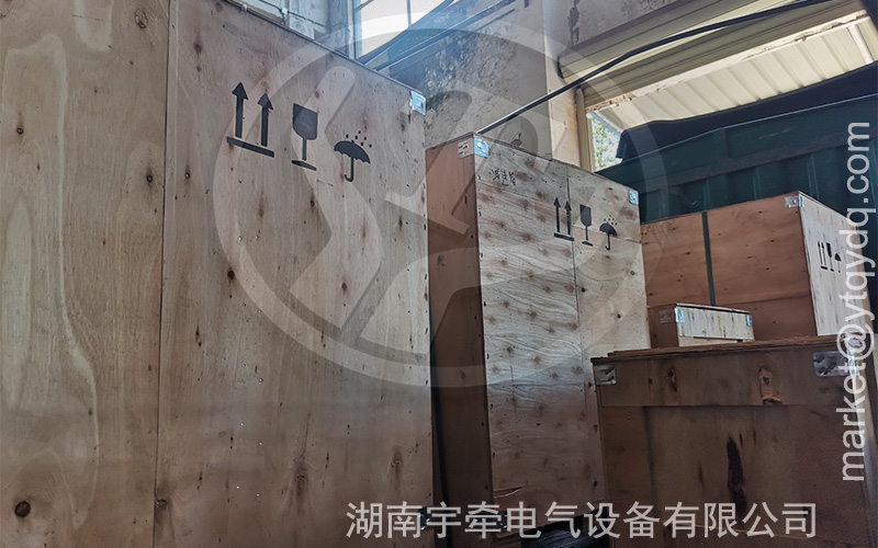 10噸架線(xiàn)式電機(jī)車(chē)出口海外 3.jpg